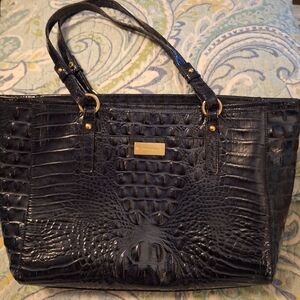 LIKE NEW Brahmin handbag (a dark navy) $110